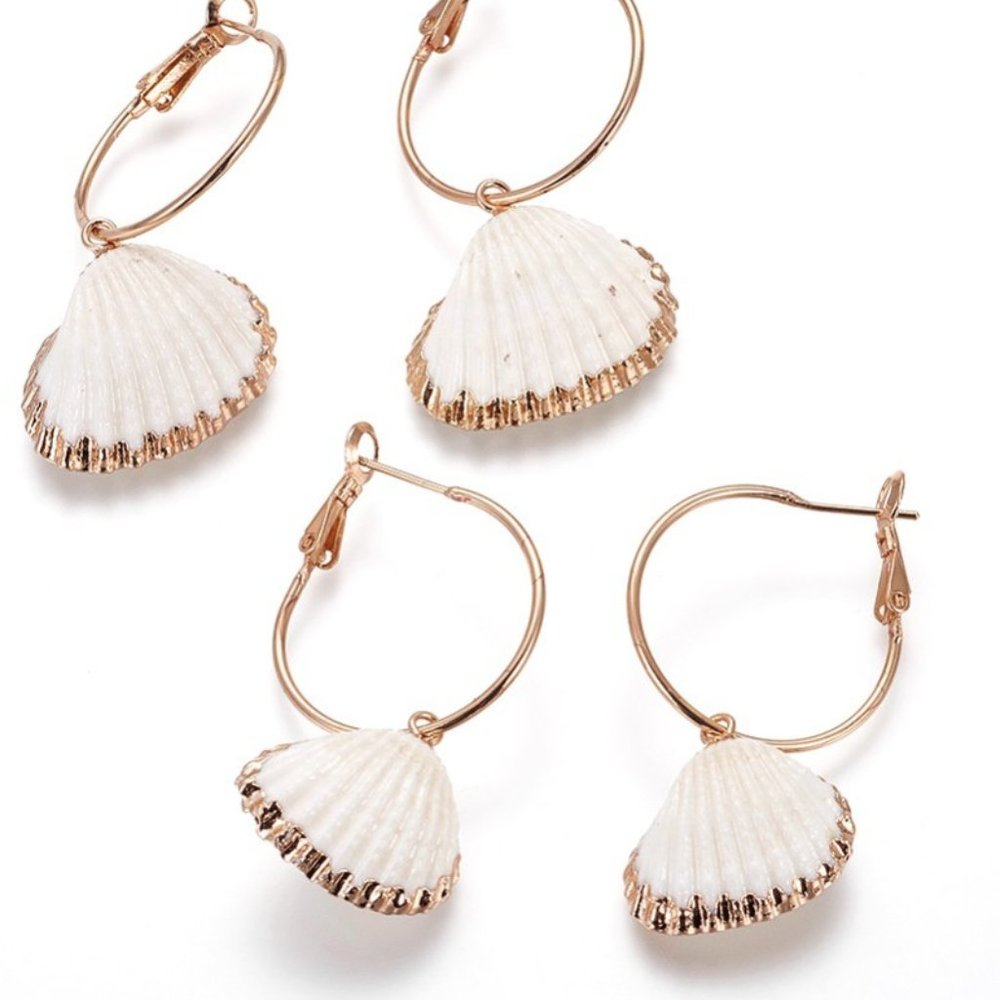 π5/$25π NWOT natural Gold Trim Shell Hoop Dangle Earrings Cruise wear